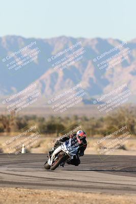 media/Dec-07-2025-CVMA (Sun) [[3e7d2de5dc]]/Race 18-Formula Twins-Formula 40 UL/